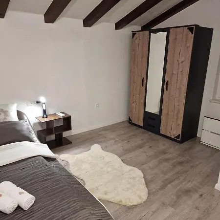 Apartment House Nirvana Bakarac