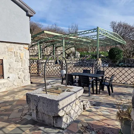 Apartment House Nirvana