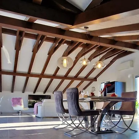 Apartment House Nirvana Bakarac