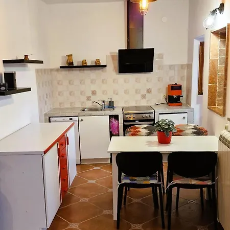 House Nirvana Bakarac