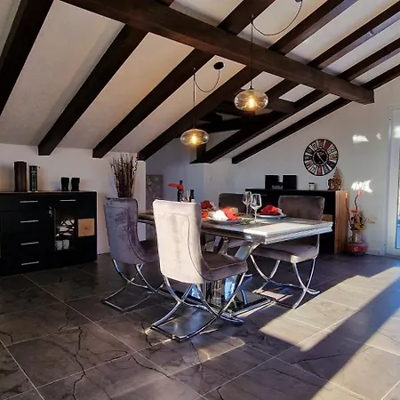 Apartment House Nirvana *