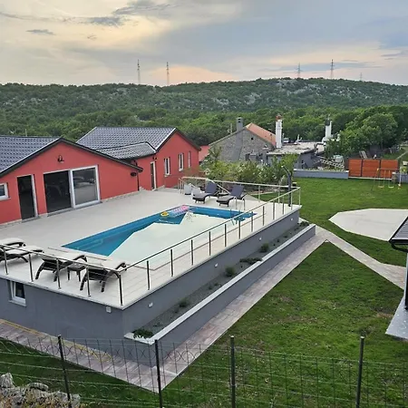 Apartment House Nirvana Bakarac