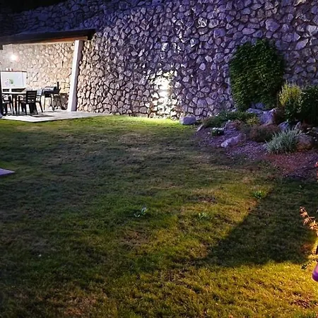 Apartment House Nirvana Bakarac