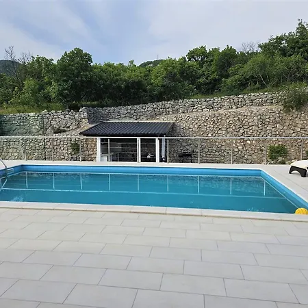 House Nirvana Bakarac