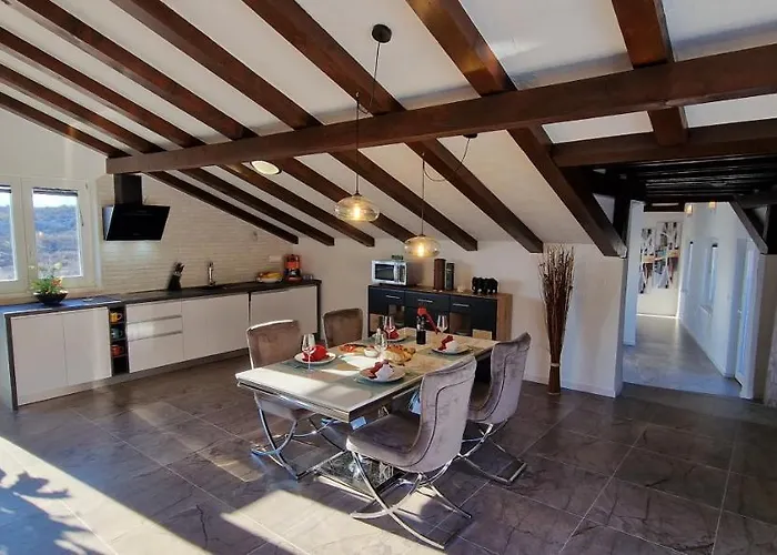 Appartement House Nirvana