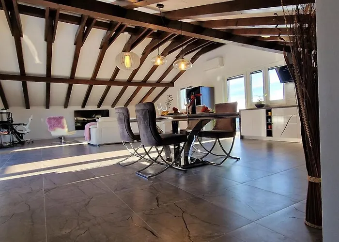 House Nirvana Bakarac